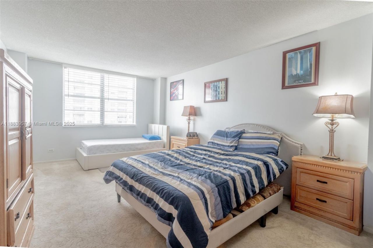 251 174th St, Unit 808, Sunny Isles Beach, FL 33160 Photo