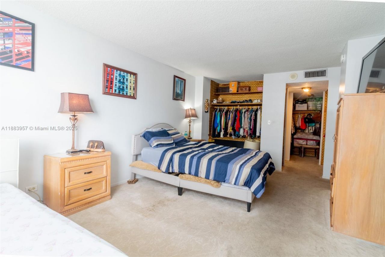 251 174th St, Unit 808, Sunny Isles Beach, FL 33160 Photo