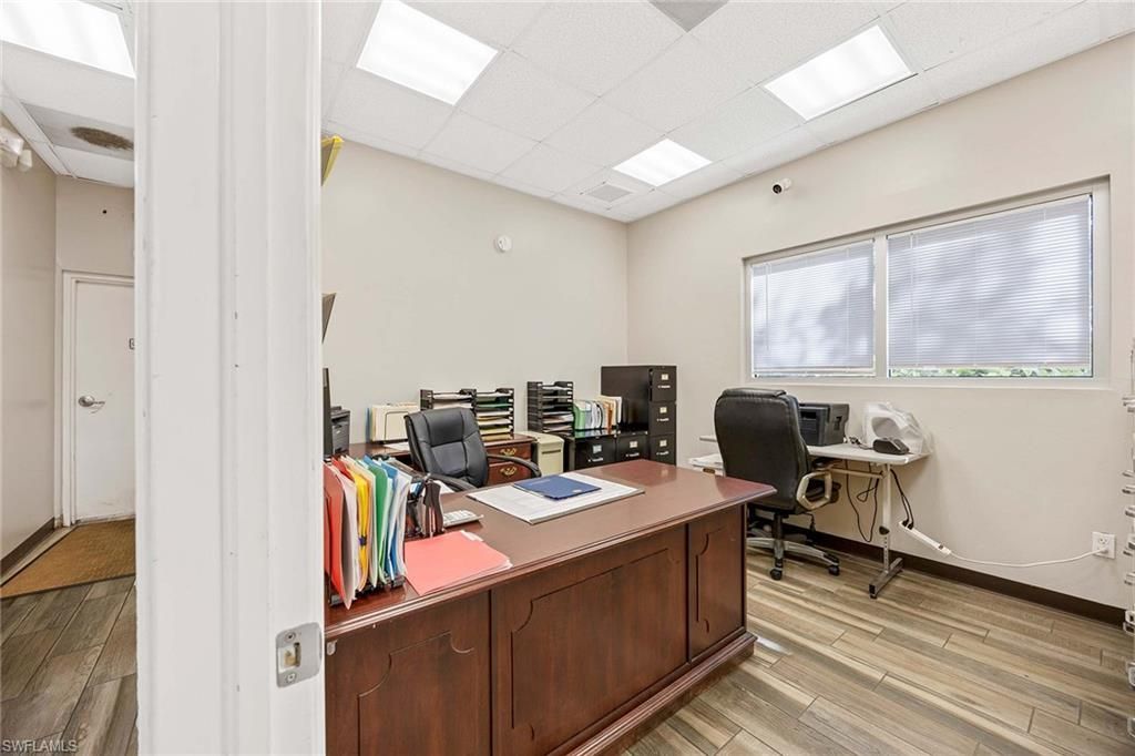 1701 Pine Ridge Rd, Naples, FL 34109 Photo