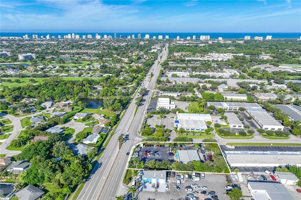 1701 Pine Ridge Rd, Naples, FL 34109 Photo