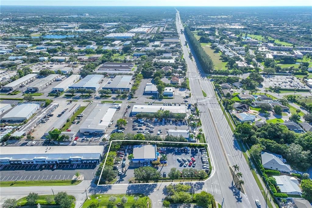 1701 Pine Ridge Rd, Naples, FL 34109 Photo