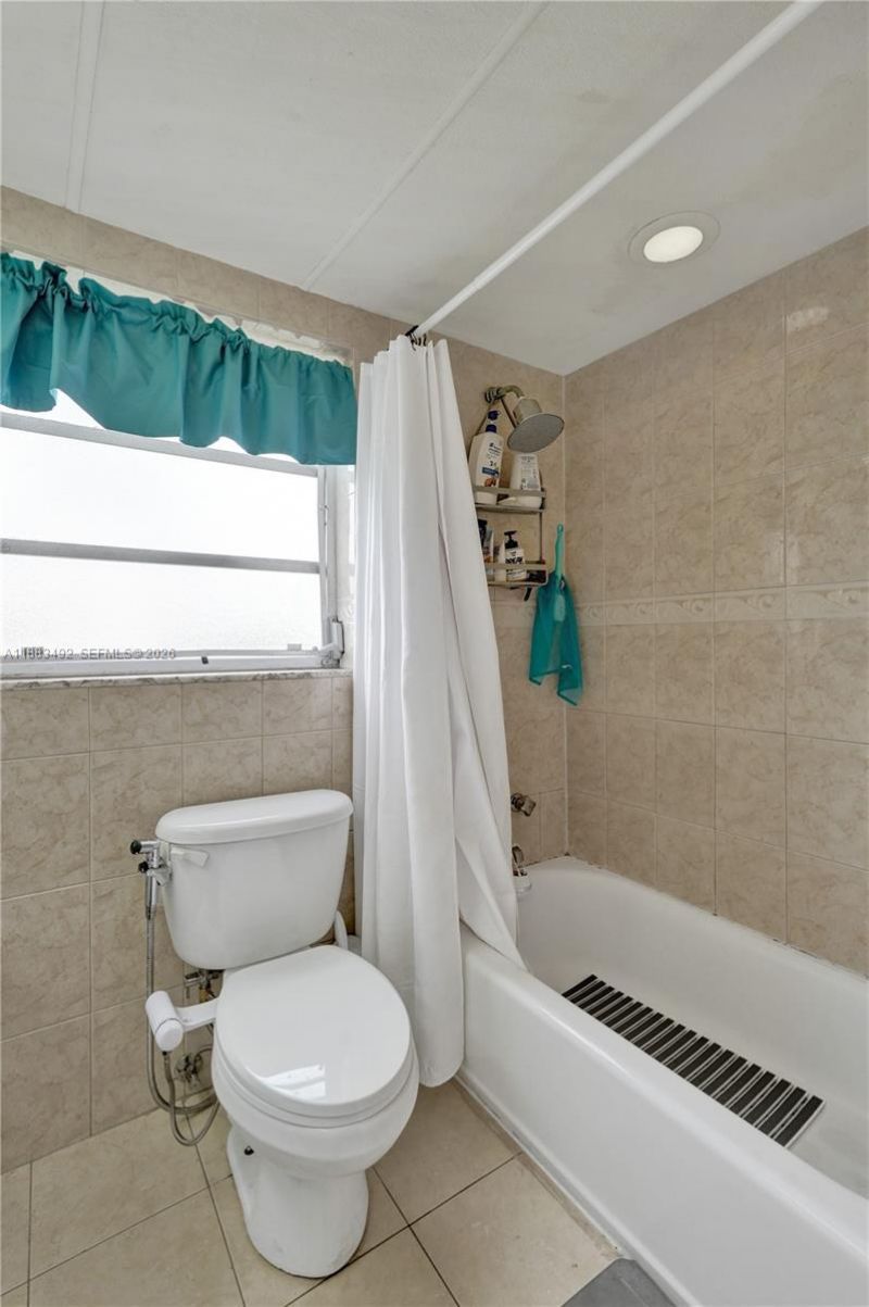 3150 N Palm Aire Dr, Unit 501, Pompano Beach, FL 33069 Photo