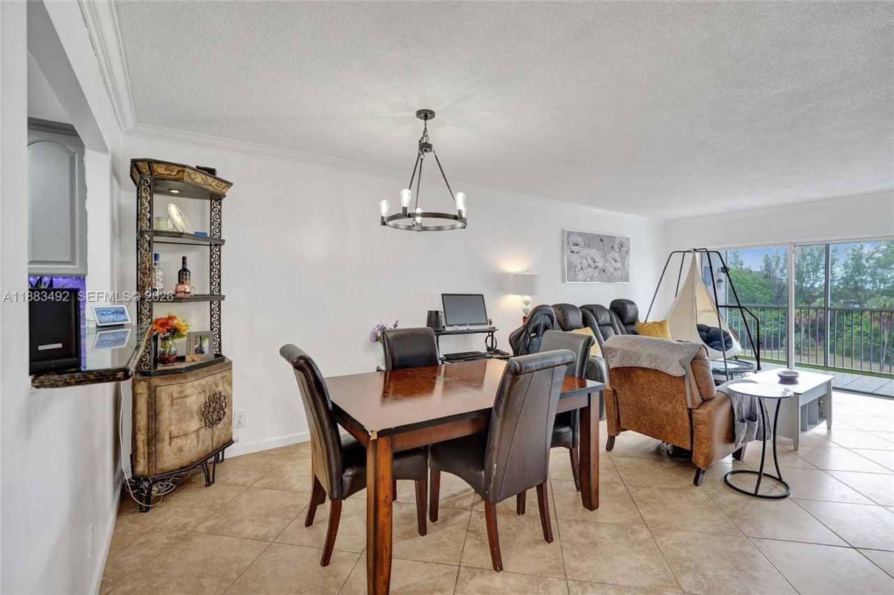 3150 N Palm Aire Dr, Unit 501, Pompano Beach, FL 33069 Photo