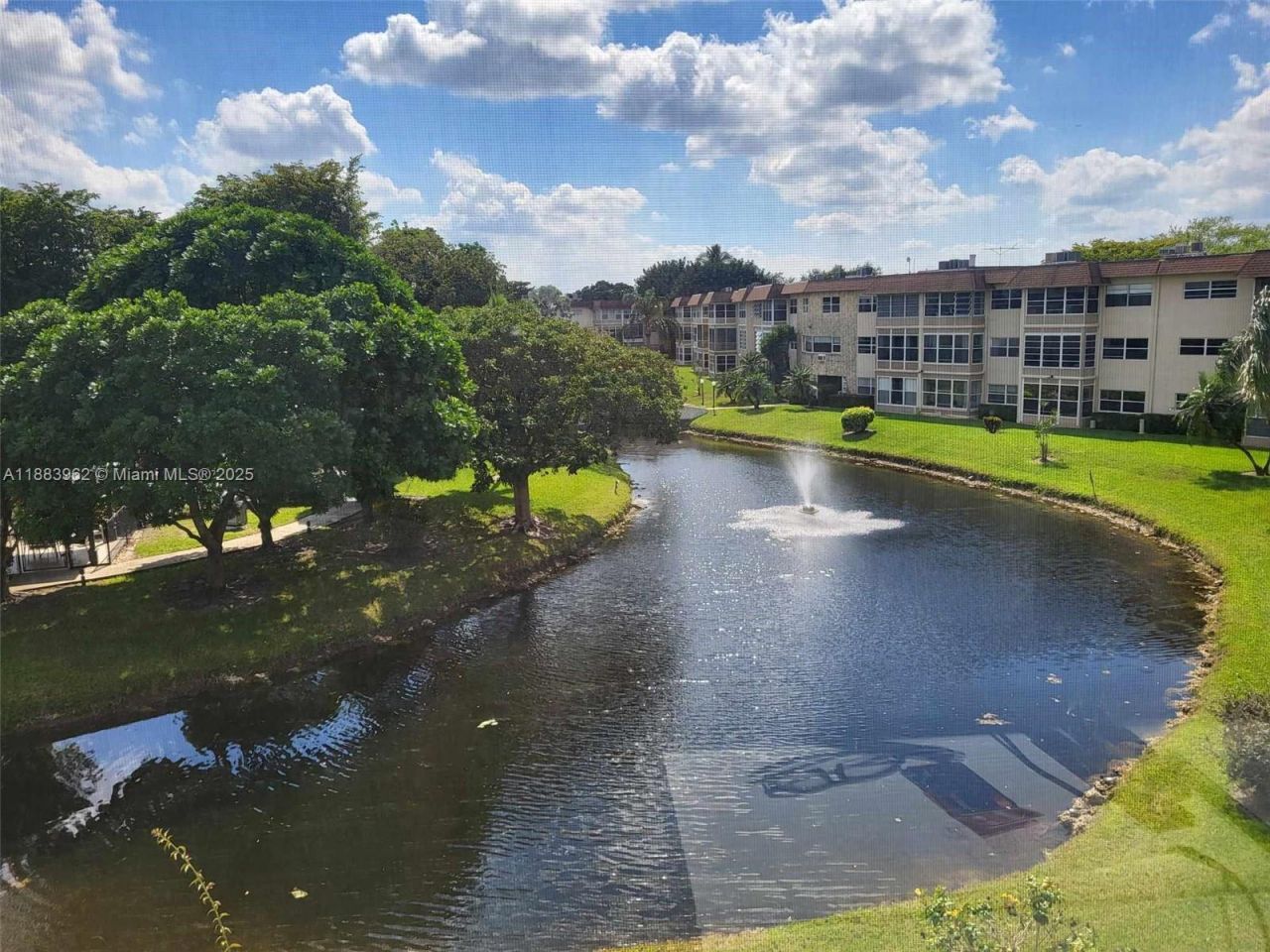 4700 NW 35th St, Unit 610, Lauderdale Lakes, FL 33319 Photo