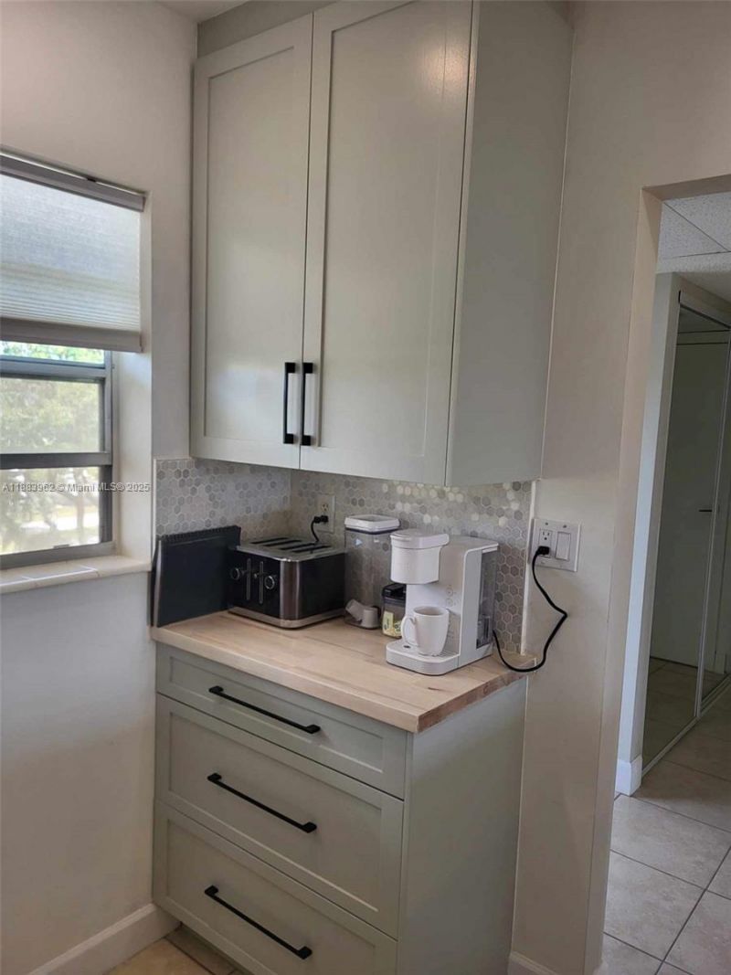 4700 NW 35th St, Unit 610, Lauderdale Lakes, FL 33319 Photo