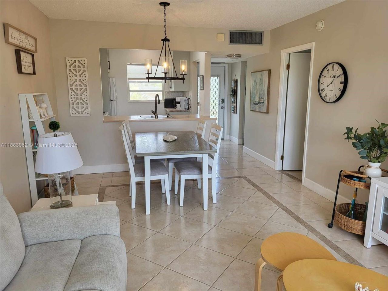 4700 NW 35th St, Unit 610, Lauderdale Lakes, FL 33319 Photo