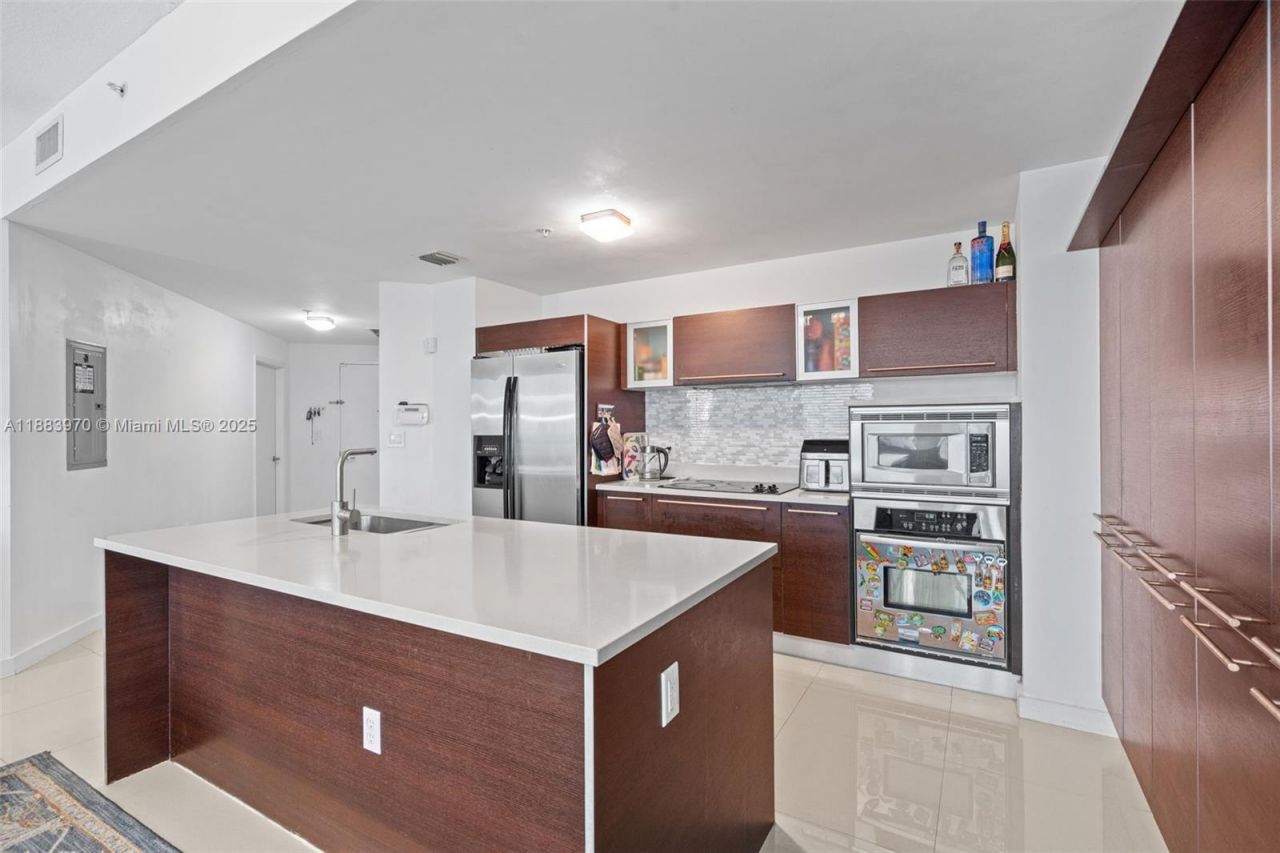 1900 N Bayshore Dr, Unit 4018, Miami, FL 33132 Photo