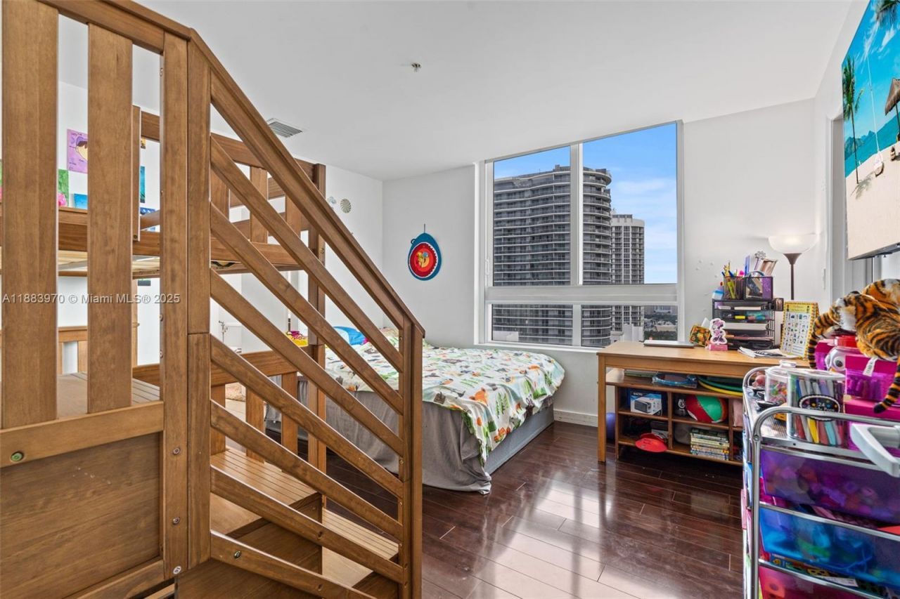 1900 N Bayshore Dr, Unit 4018, Miami, FL 33132 Photo