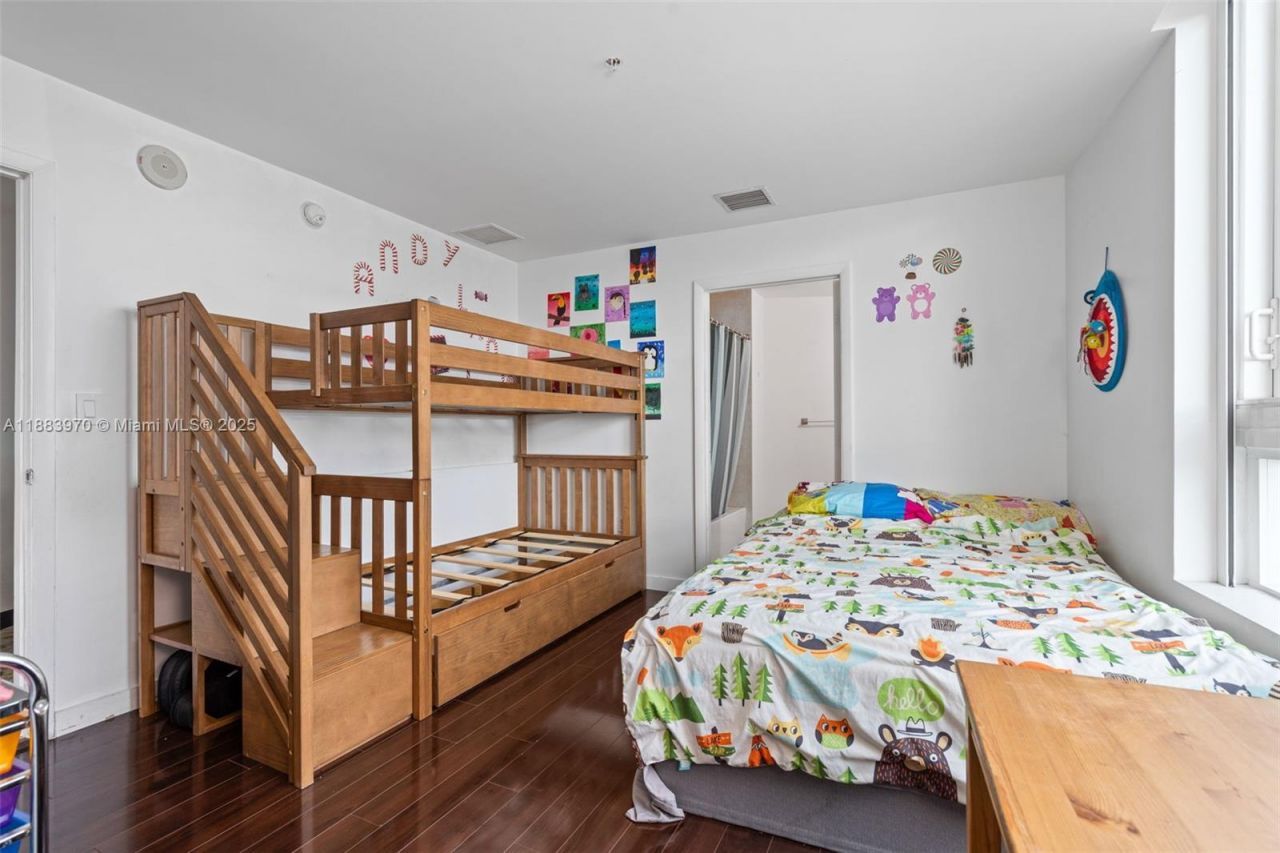 1900 N Bayshore Dr, Unit 4018, Miami, FL 33132 Photo