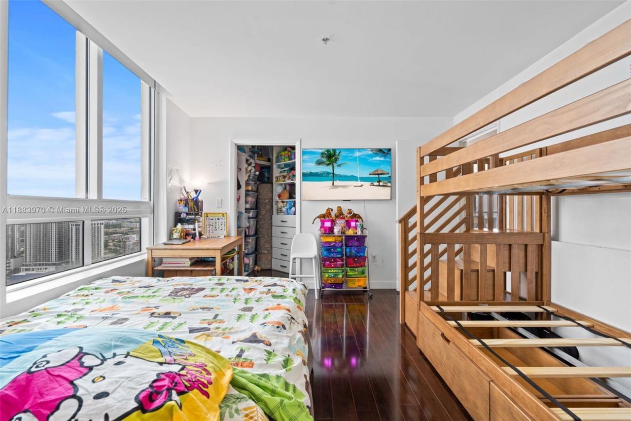 1900 N Bayshore Dr, Unit 4018, Miami, FL 33132 Photo