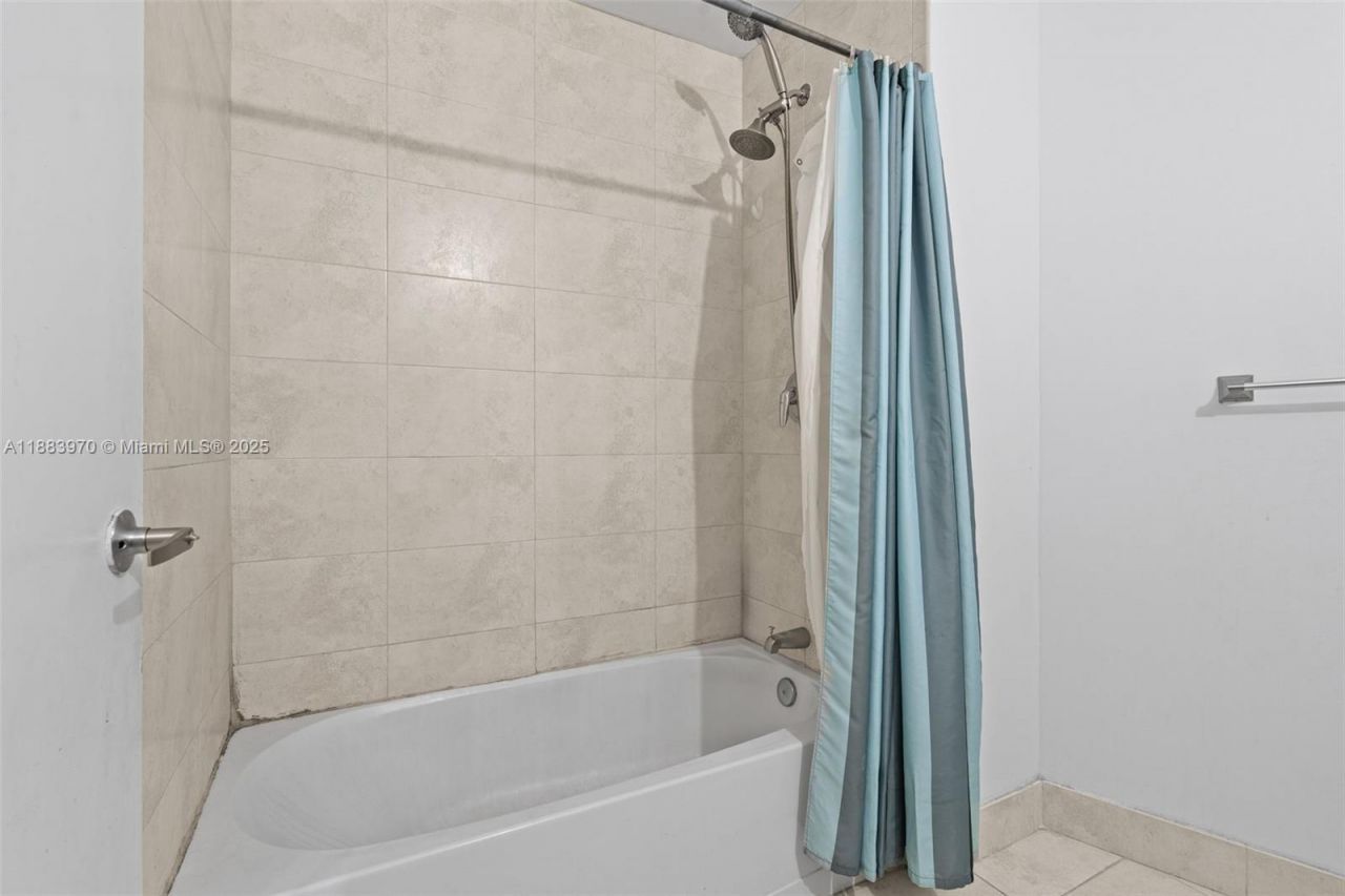 1900 N Bayshore Dr, Unit 4018, Miami, FL 33132 Photo