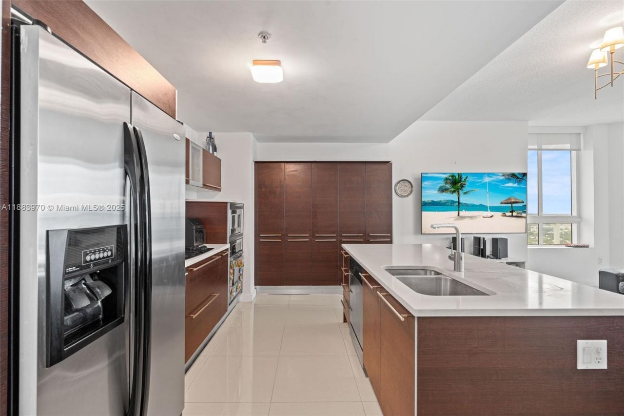 1900 N Bayshore Dr, Unit 4018, Miami, FL 33132 Photo