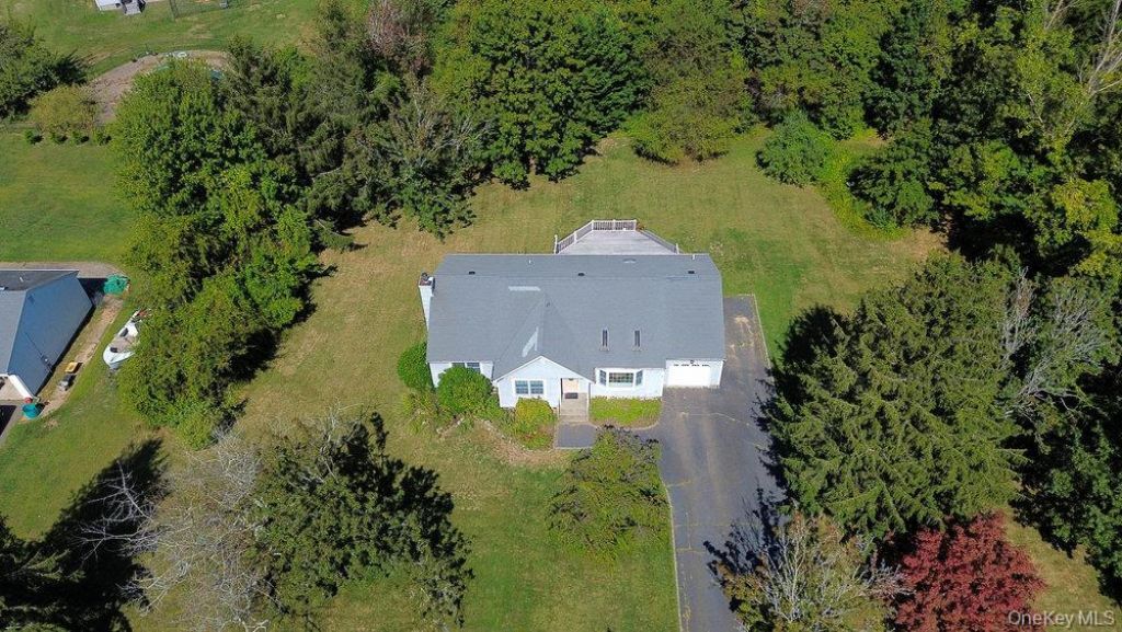 152 Baywood Drive, Baiting Hollow, NY 11933 Main Photo