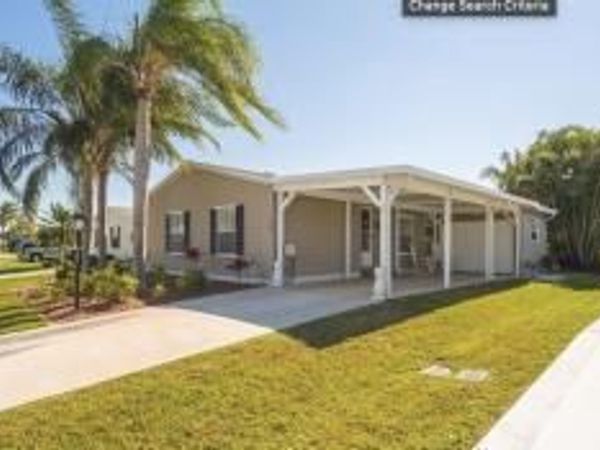 3025 Satinleaf Lane, Port Saint Lucie, FL 34952
