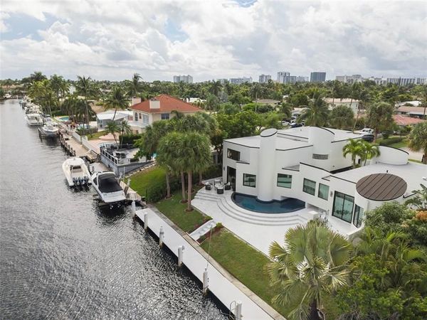 2651 NE 22nd Ct, Pompano Beach, FL 33062