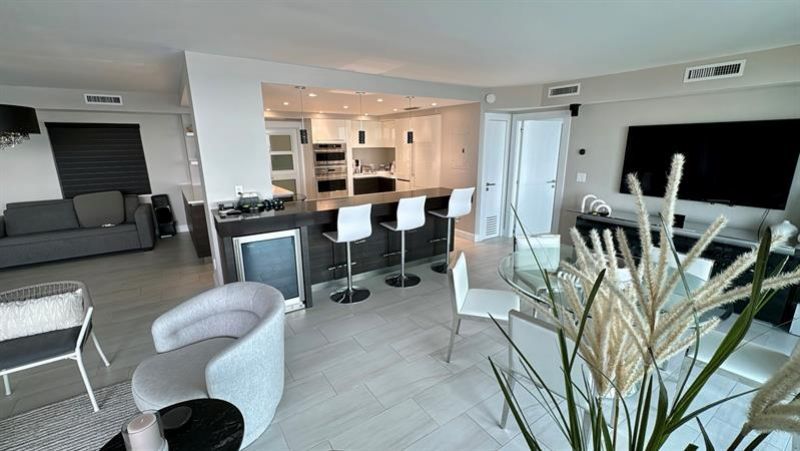 333 NE 21st Avenue, Unit 1210, Deerfield Beach, FL 33441 Photo