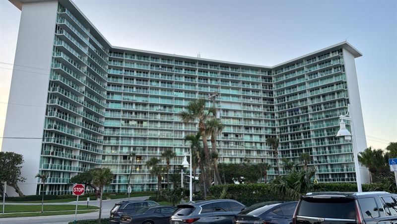 333 NE 21st Avenue, Unit 1210, Deerfield Beach, FL 33441 Photo