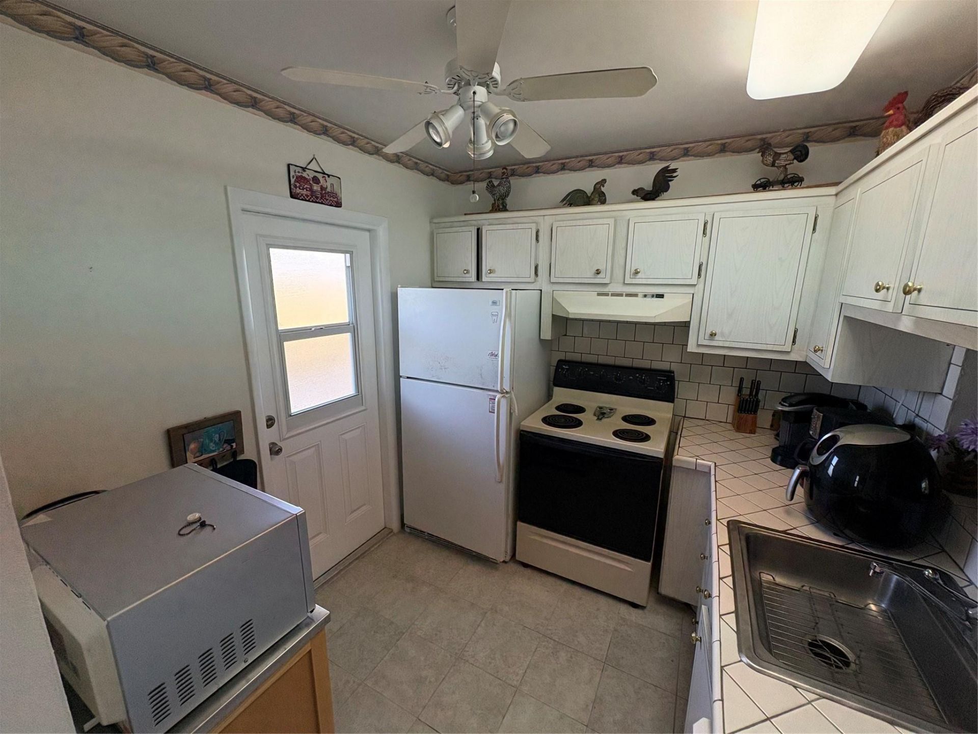 3506 NW 49th Avenue, Unit 604, Lauderdale Lakes, FL 33319 Photo