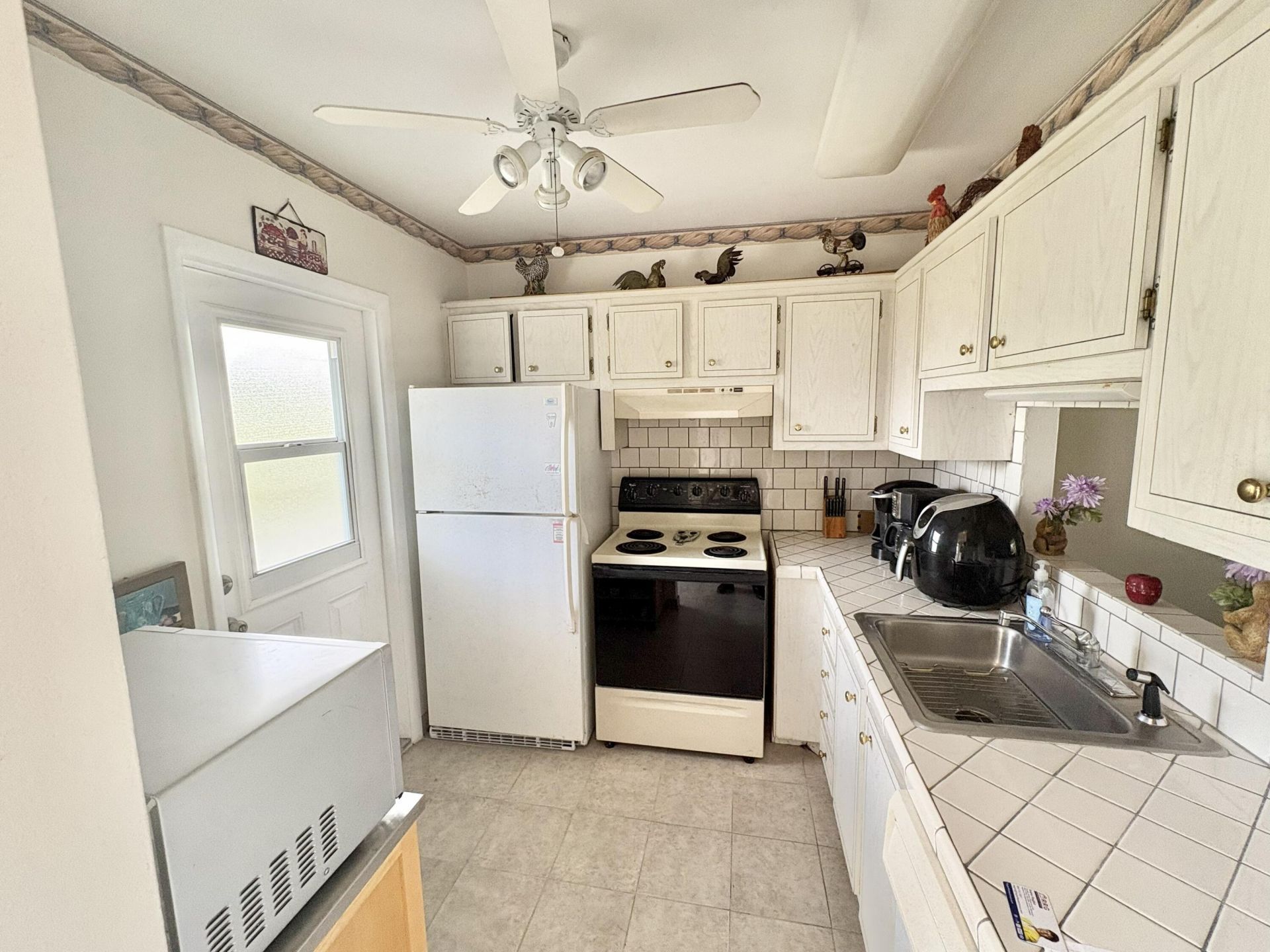 3506 NW 49th Avenue, Unit 604, Lauderdale Lakes, FL 33319 Photo