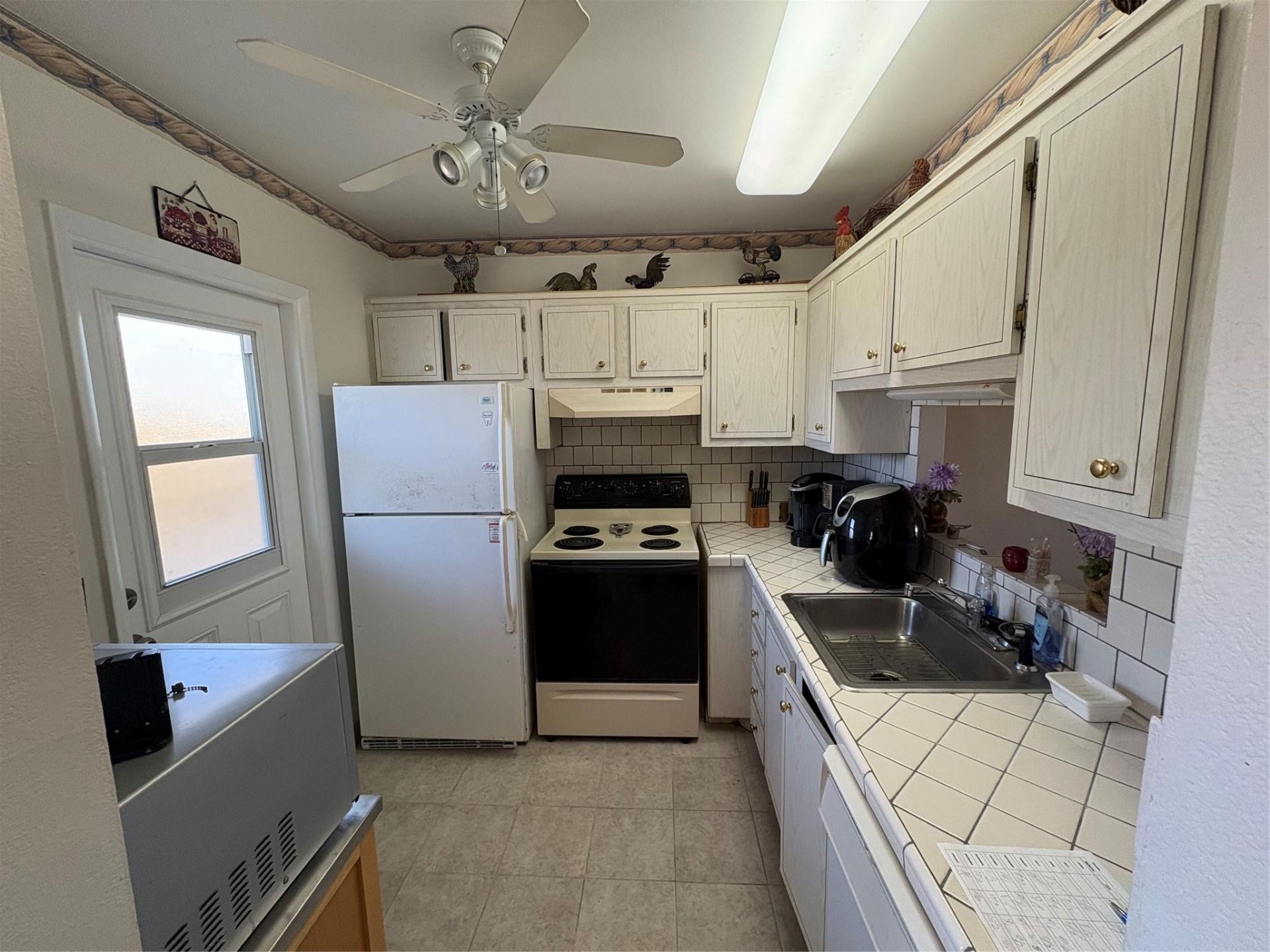 3506 NW 49th Avenue, Unit 604, Lauderdale Lakes, FL 33319 Photo