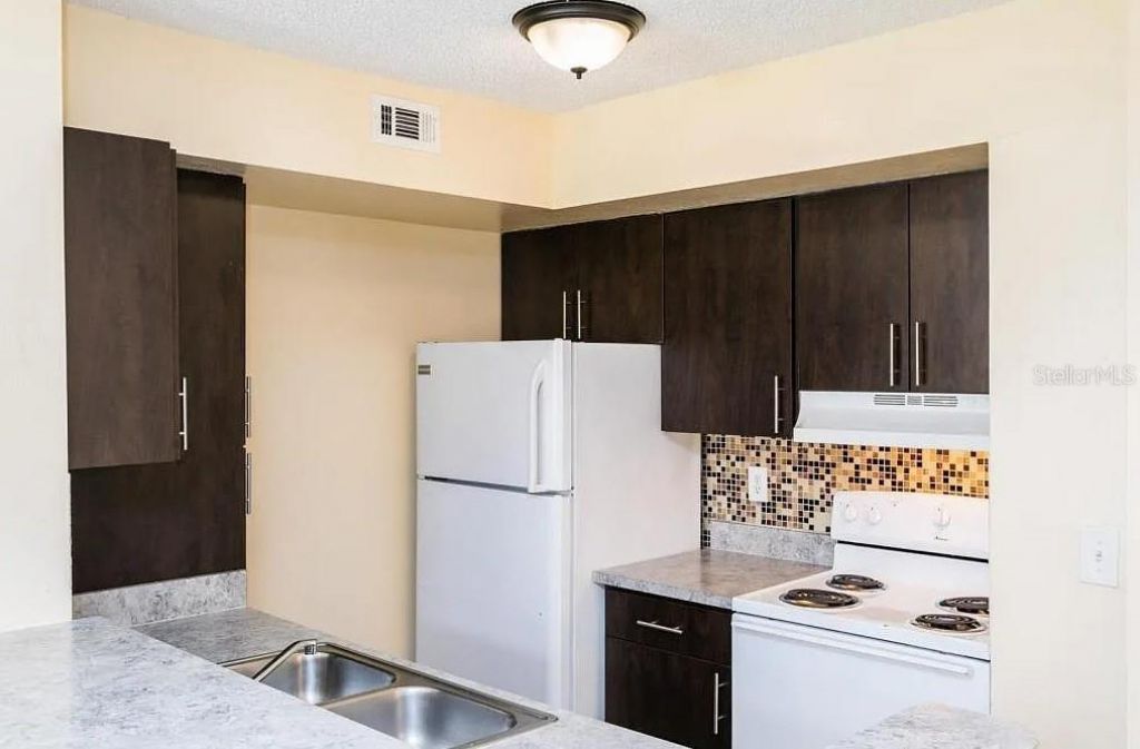 409 Fountainhead Circle, Kissimmee, FL 34741 Photo