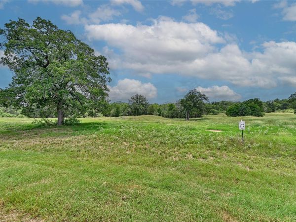 159 Starlight Path, Red Rock, TX 78662