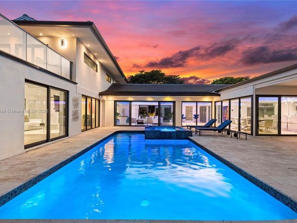 1025 Diplomat Parkway, Hollywood, FL 33019