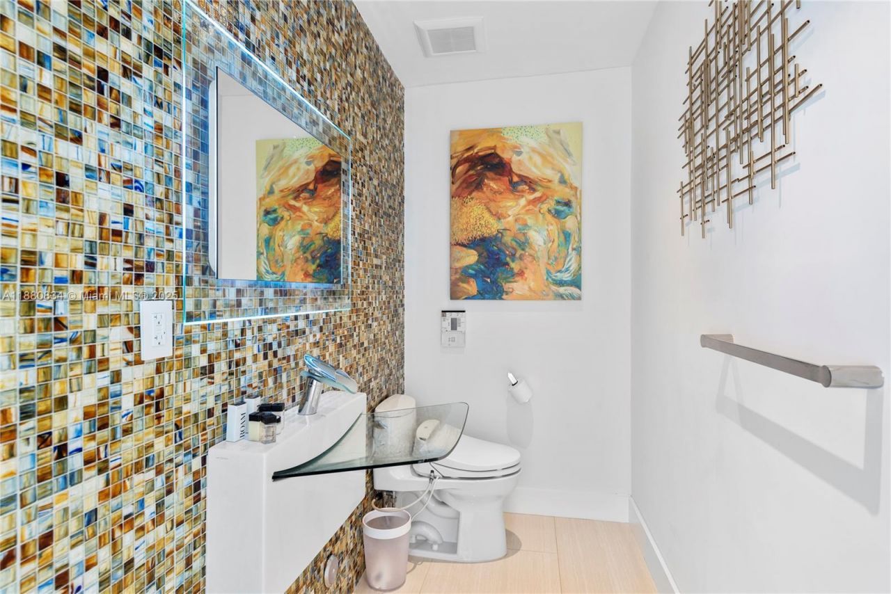 1025 Diplomat Parkway, Hollywood, FL 33019 Photo