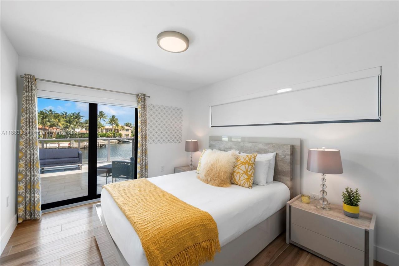 1025 Diplomat Parkway, Hollywood, FL 33019 Photo