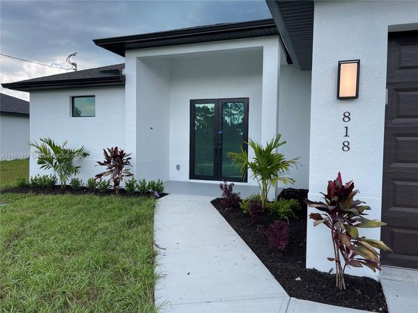 818 Anaconda Ave S, Lehigh Acres, FL 33974