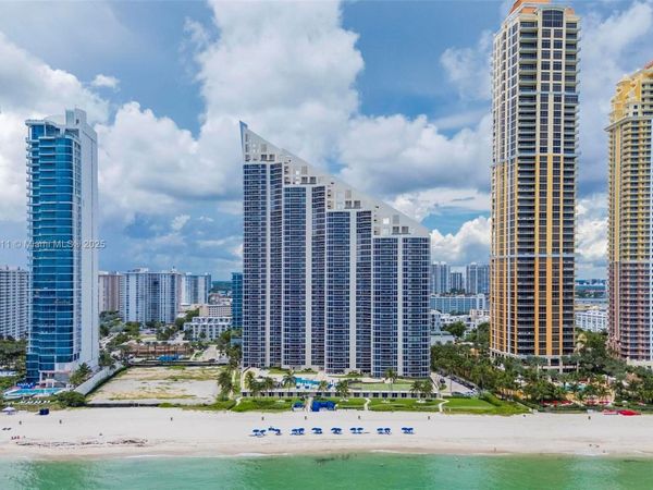 17555 Collins Ave, Unit UP-7, Sunny Isles Beach, FL 33160