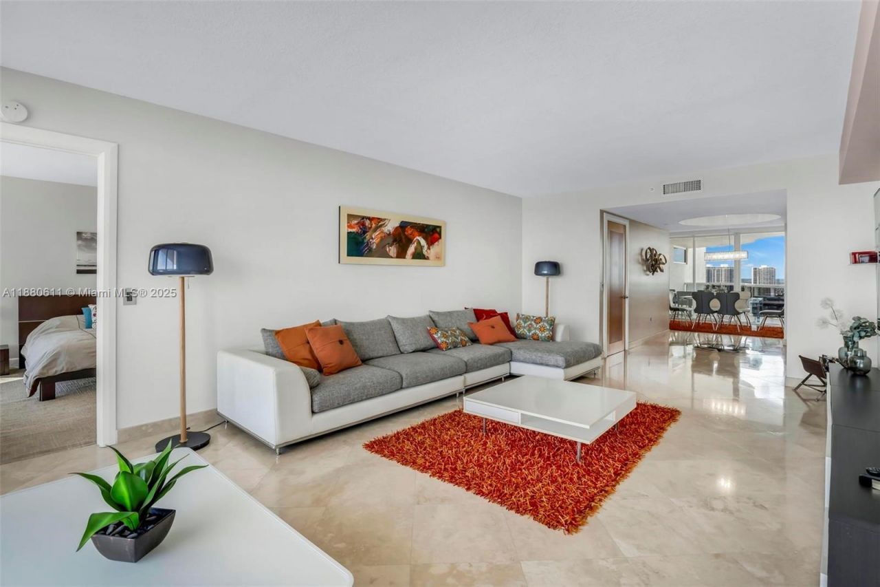 17555 Collins Ave, Unit UP-7, Sunny Isles Beach, FL 33160 Photo