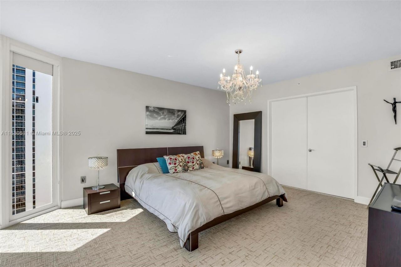 17555 Collins Ave, Unit UP-7, Sunny Isles Beach, FL 33160 Photo