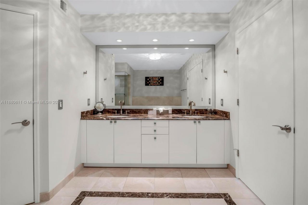 17555 Collins Ave, Unit UP-7, Sunny Isles Beach, FL 33160 Photo