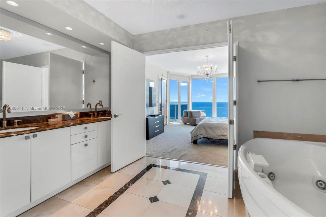 17555 Collins Ave, Unit UP-7, Sunny Isles Beach, FL 33160 Photo