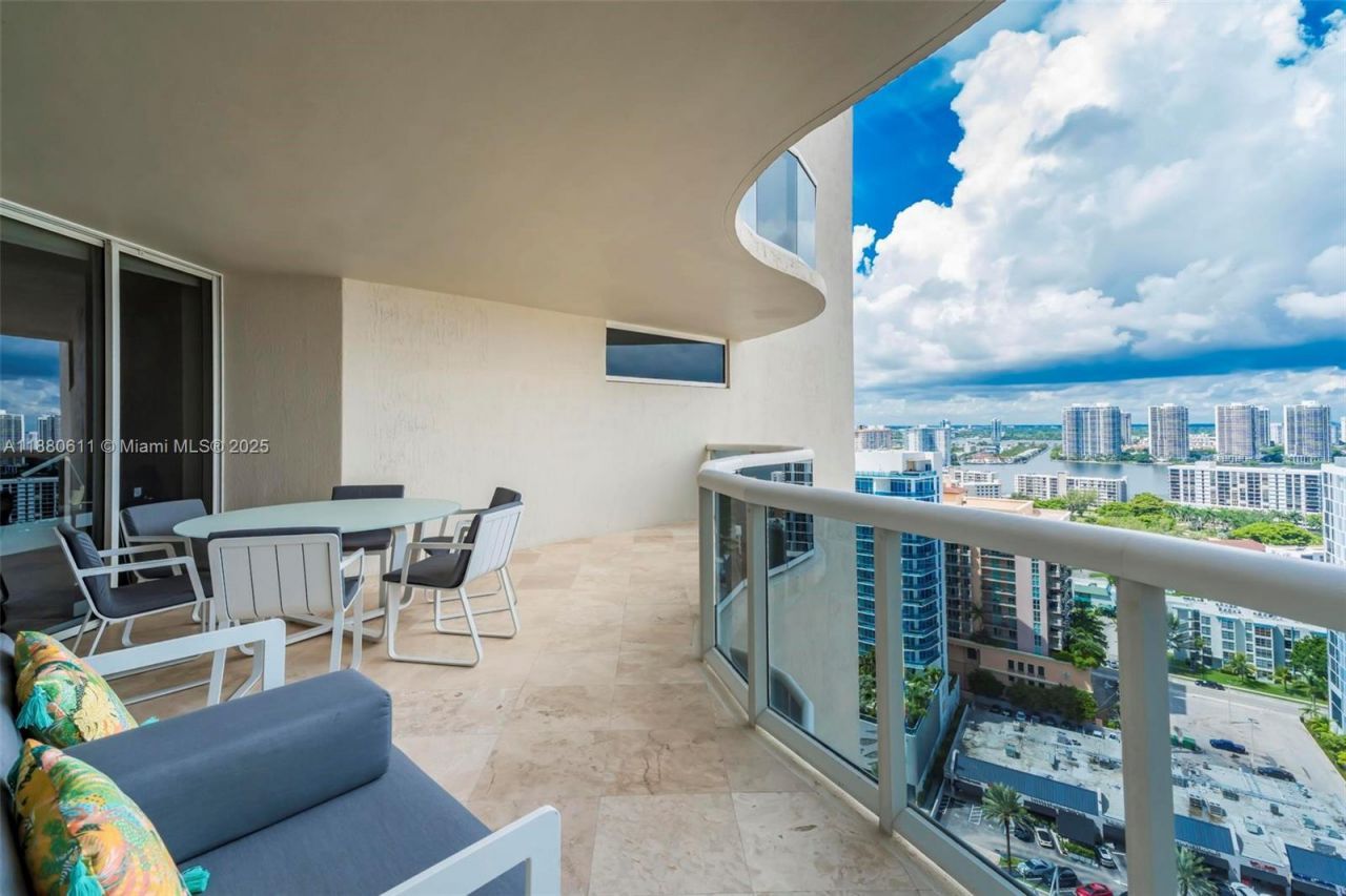 17555 Collins Ave, Unit UP-7, Sunny Isles Beach, FL 33160 Photo