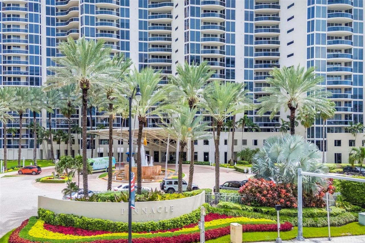 17555 Collins Ave, Unit UP-7, Sunny Isles Beach, FL 33160 Photo