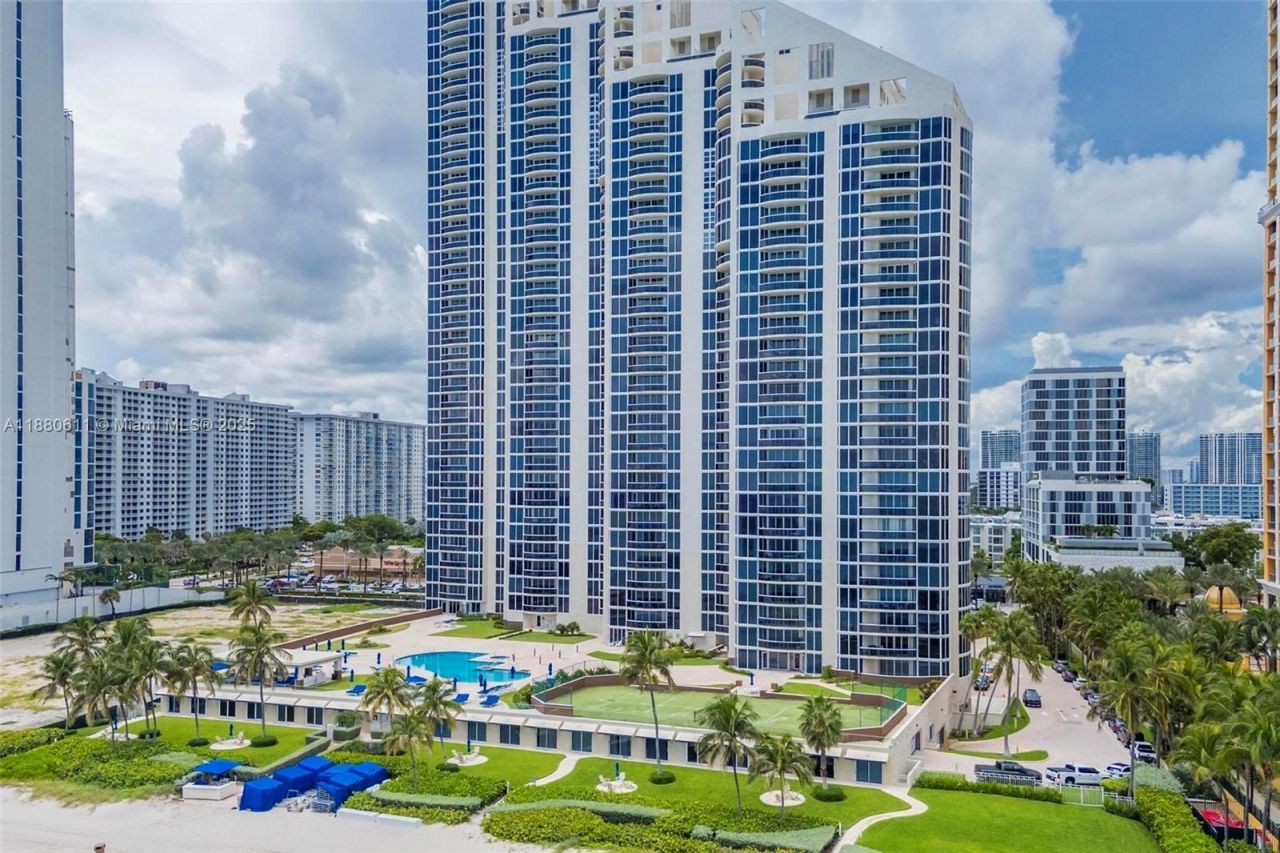 17555 Collins Ave, Unit UP-7, Sunny Isles Beach, FL 33160 Photo