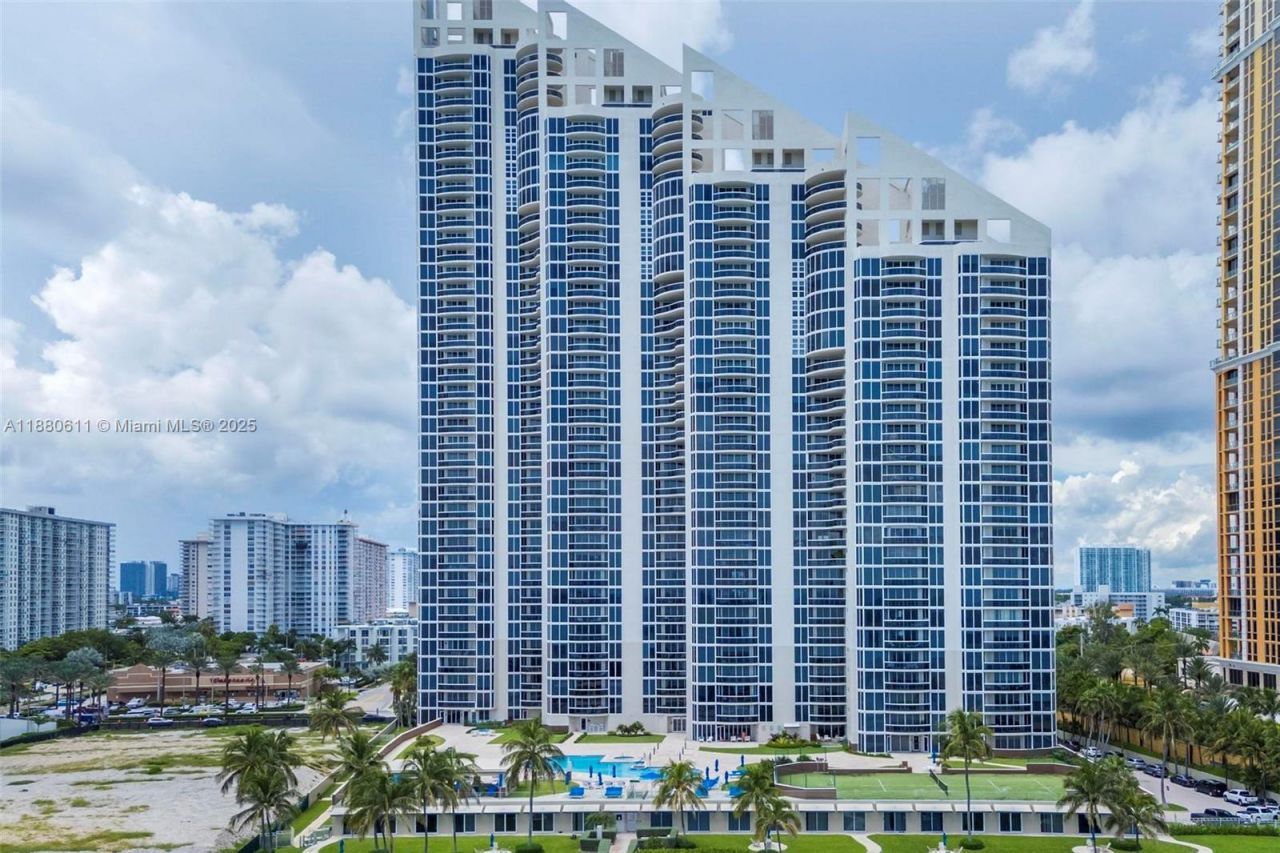 17555 Collins Ave, Unit UP-7, Sunny Isles Beach, FL 33160 Photo
