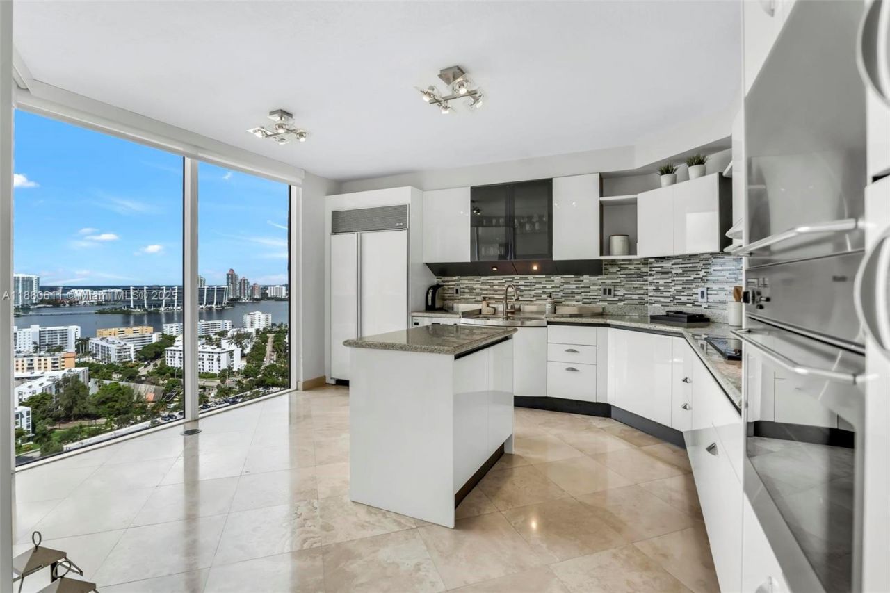 17555 Collins Ave, Unit UP-7, Sunny Isles Beach, FL 33160 Photo