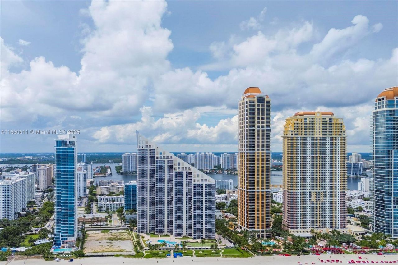 17555 Collins Ave, Unit UP-7, Sunny Isles Beach, FL 33160 Photo