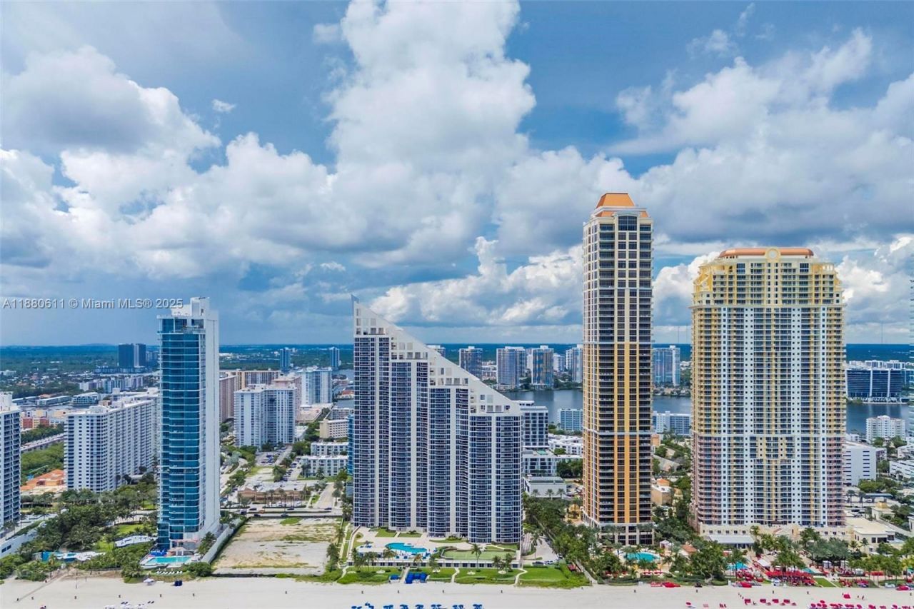 17555 Collins Ave, Unit UP-7, Sunny Isles Beach, FL 33160 Photo