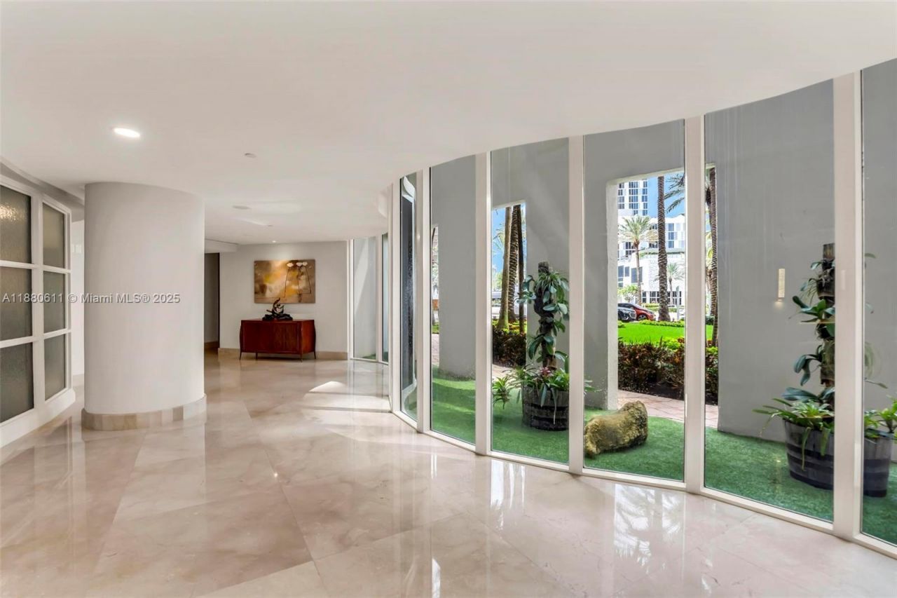 17555 Collins Ave, Unit UP-7, Sunny Isles Beach, FL 33160 Photo