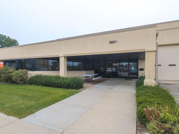 3621 9th Street NW, Rochester, MN 55901