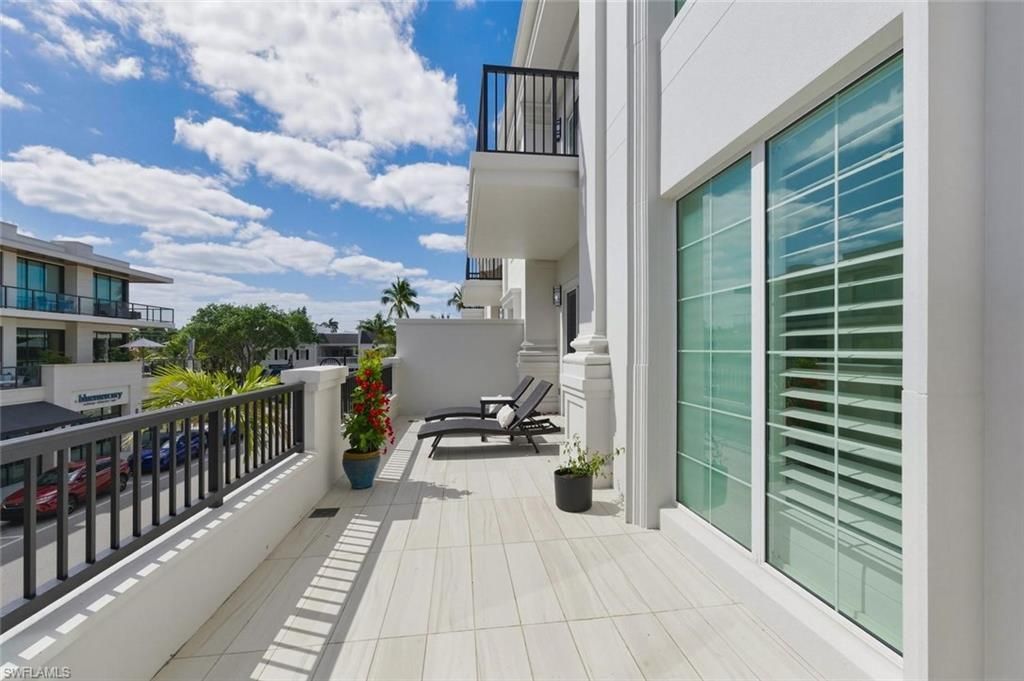 490 5th St S, Unit 101, Naples, FL 34102 Photo