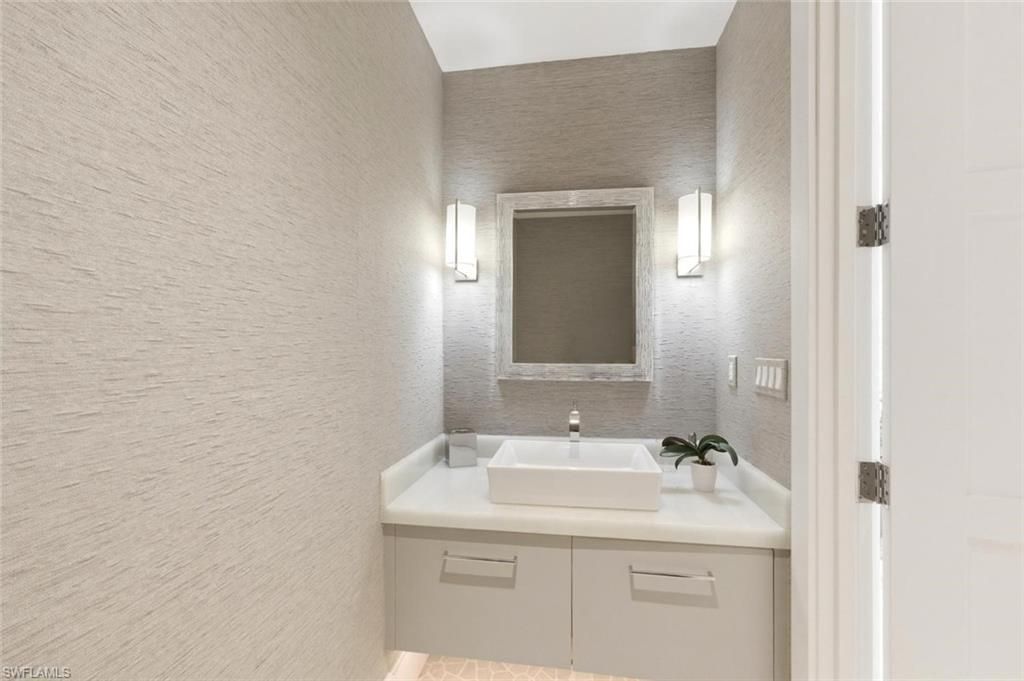 490 5th St S, Unit 101, Naples, FL 34102 Photo