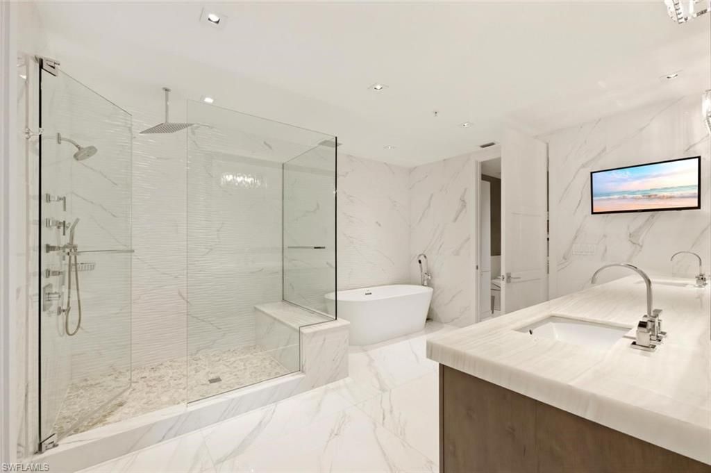 490 5th St S, Unit 101, Naples, FL 34102 Photo