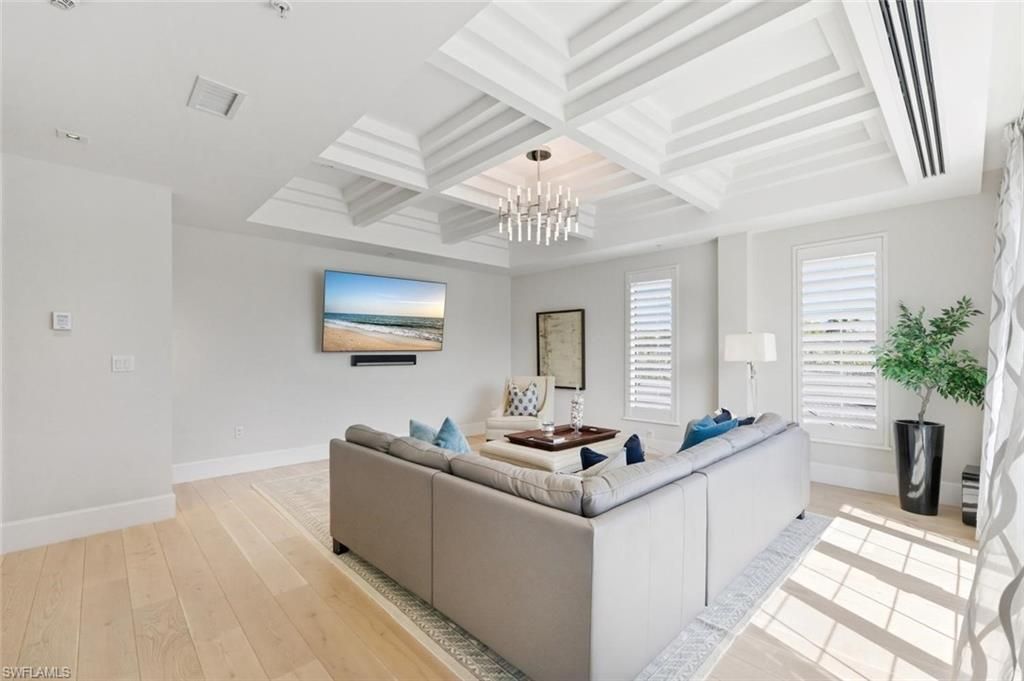 490 5th St S, Unit 101, Naples, FL 34102 Photo