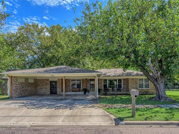 112 Pecan Street, Whitesboro, TX 76273