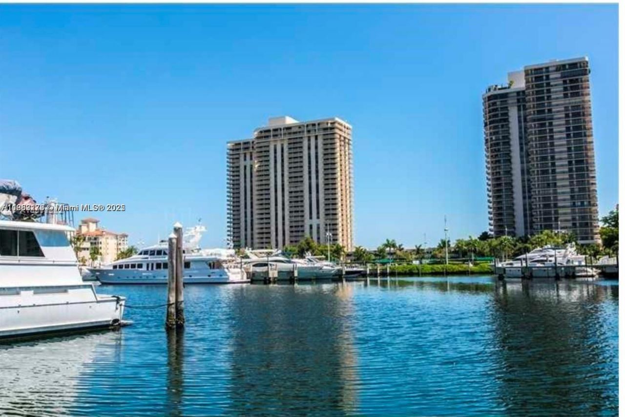 19601 E Country Club Dr, Unit 7303, Aventura, FL 33180 Photo